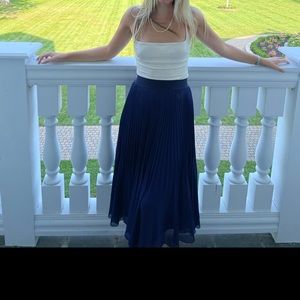 Aritzia twirl pleated skirt in Navy Blue!